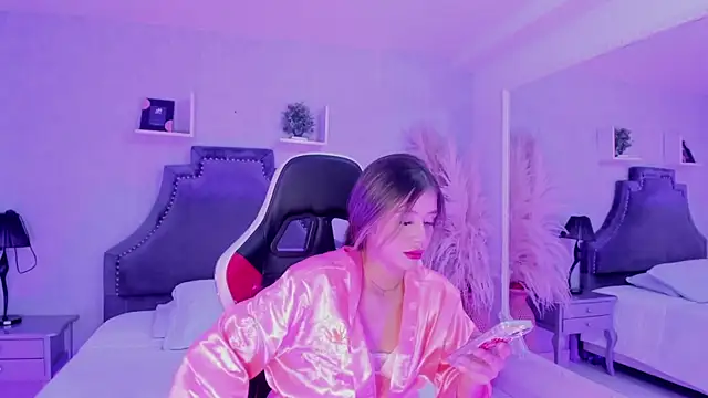 EmilyJohnsoon online show from 04-25-26, 02:47