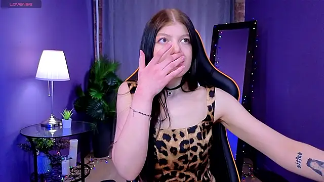 Snapshot of Softeach chatting on 03-22-26, 03:02 Softeach online show from 03-22-26, 03:02