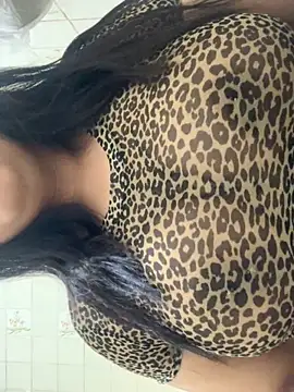 Snapshot of Donna_o_ chatting on 04-12-26, 02:37 Donna o online show from 04-12-26, 02:37