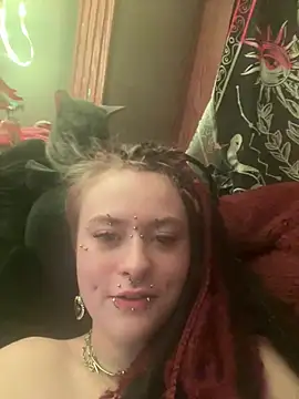 Snapshot of darlingvicuous chatting on 03-24-26, 02:55 darlingvicuous online show from 03-24-26, 02:55