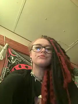 Snapshot of darlingvicuous chatting on 03-22-26, 06:26 darlingvicuous online show from 03-22-26, 06:26