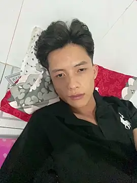 Nguyencuong1999 online show from 04-13-26, 10:36