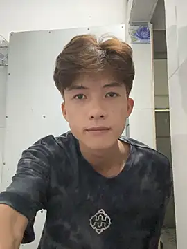 Nguyencuong1999 online show from 05-07-26, 02:38