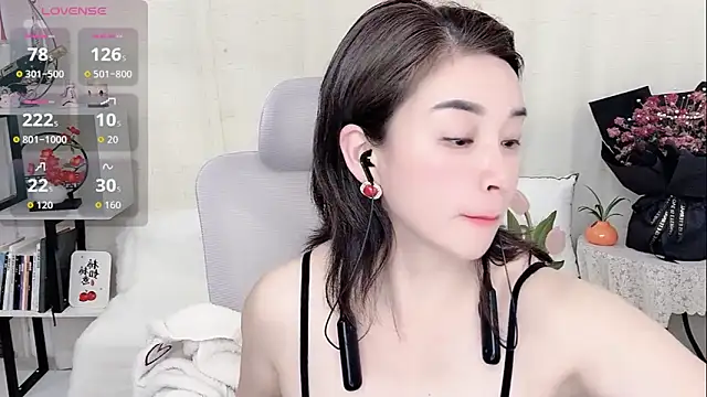 Snapshot of ZestYonder chatting on 03-20-26, 12:17 ZestYonder online show from 03-20-26, 12:17