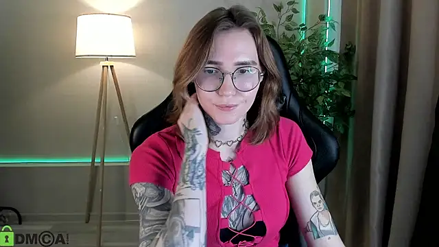 Snapshot of Misha_Moss chatting on 03-23-26, 09:42 Misha Moss online show from 03-23-26, 09:42