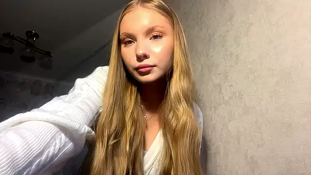 CarolineNine online show from 04-24-26, 03:36