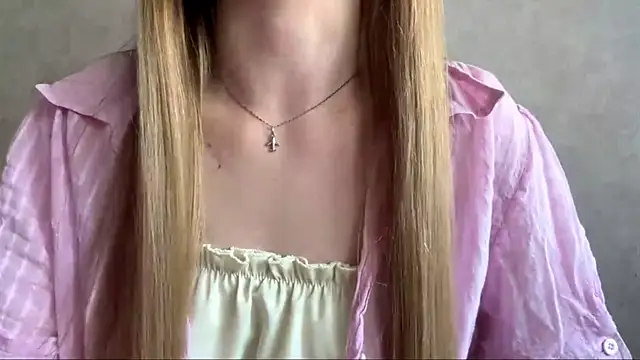 Snapshot of CarolineNine chatting on 07-01-26, 02:39 CarolineNine online show from 07-01-26, 02:39
