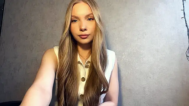 CarolineNine online show from 04-09-26, 02:12