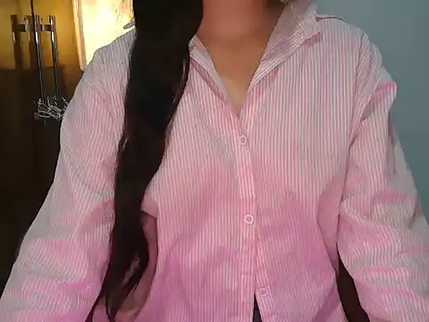 Snapshot of urvashi_rai chatting on 07-22-26, 02:52 urvashi rai online show from 07-22-26, 02:52