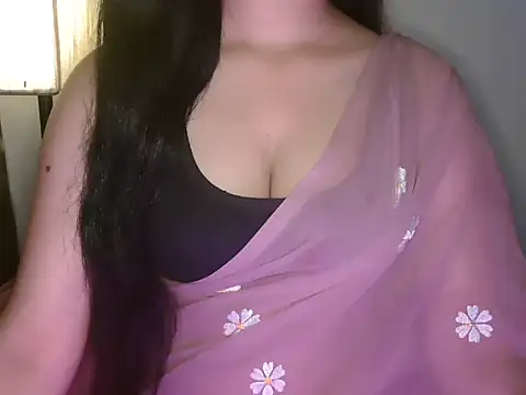 Snapshot of urvashi_rai chatting on 07-07-26, 03:15 urvashi rai online show from 07-07-26, 03:15