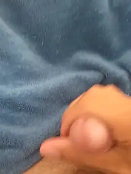 Snapshot of AloneAlone235 chatting on 03-20-26, 12:28 AloneAlone235 online show from 03-20-26, 12:28