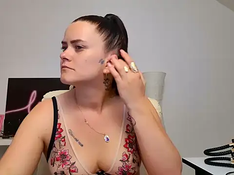 NicolSparkleX online show from 05-26-26, 06:11