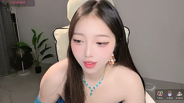 Yukiy8877 online show from 04-21-26, 11:33