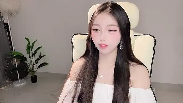 Yukiy8877 online show from 04-08-26, 10:50