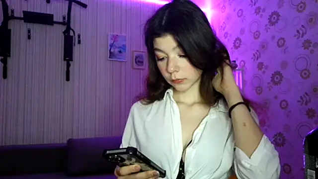 Your Little Sophie online show from 03-23-26, 11:04