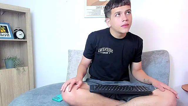 Snapshot of dennis_hills chatting on 03-22-26, 12:18 dennis hills online show from 03-22-26, 12:18