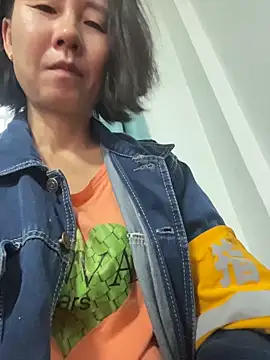 lilysister66 online show from 06-12-26, 11:52