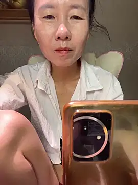 lilysister66 online show from 04-14-26, 06:18