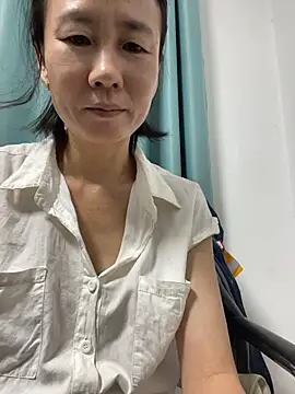 lilysister66 online show from 06-30-26, 08:20