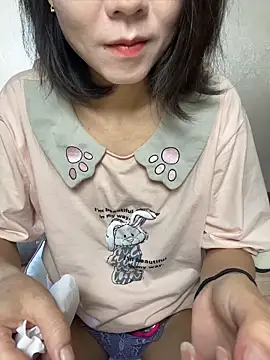lilysister66 online show from 05-05-26, 02:36