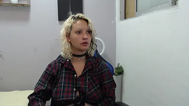 dafne kim online show from 04-10-26, 12:56