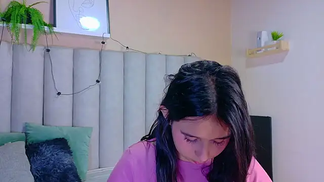 StarrMoon   online show from 06-19-26, 02:50