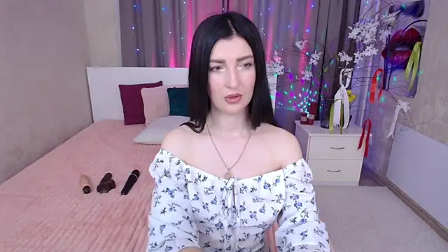 Snapshot of EvelinCuper_ chatting on 06-14-26, 05:30 EvelinCuper online show from 06-14-26, 05:30