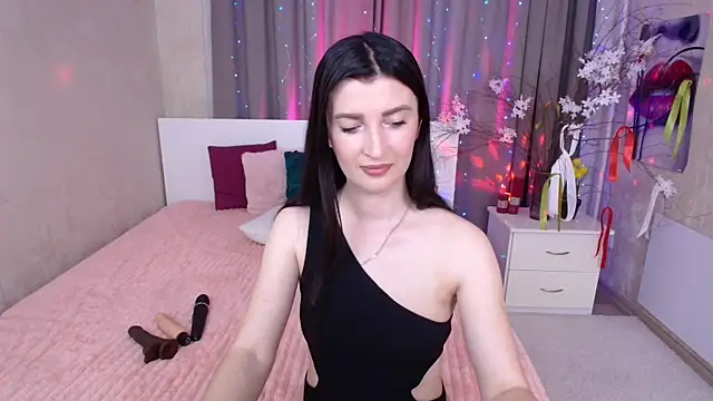 Snapshot of EvelinCuper_ chatting on 06-17-26, 05:29 EvelinCuper online show from 06-17-26, 05:29