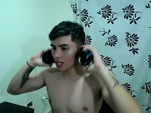 Snapshot of Fher_rivers1 chatting on 05-02-26, 02:28 Fher rivers1 online show from 05-02-26, 02:28