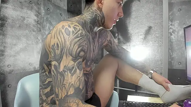 Gury tattoo online show from 05-13-26, 10:39