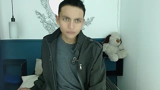 Snapshot of romeo_laurient chatting on 06-18-26, 11:48 romeo laurient online show from 06-18-26, 11:48