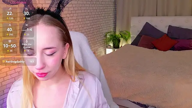 ShadowSparkle online show from 04-17-26, 10:01