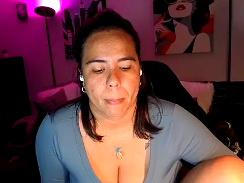 HannaJonns online show from 04-13-26, 02:48
