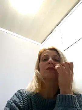 MiaLove183 online show from 04-10-26, 11:50