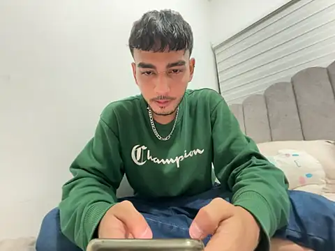 Snapshot of Velvet_man chatting on 03-21-26, 03:52 Velvet man online show from 03-21-26, 03:52