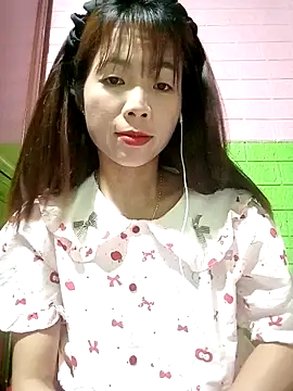AmyLinee01 online show from 04-30-26, 05:42
