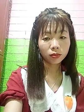AmyLinee01 online show from 06-21-26, 10:59