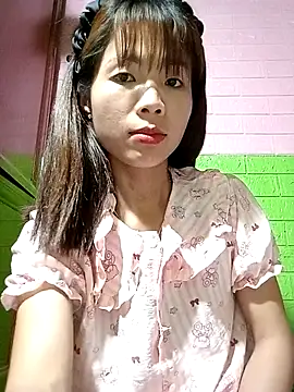 AmyLinee01 online show from 04-28-26, 10:58