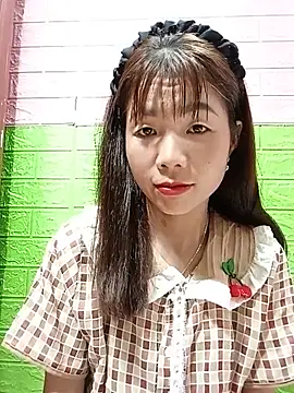 AmyLinee01 online show from 06-18-26, 11:59