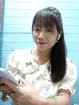 AmyLinee01 online show from 07-28-26, 08:52