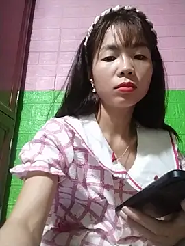 AmyLinee01 online show from 05-26-26, 10:52