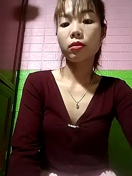 AmyLinee01 online show from 04-17-26, 01:52
