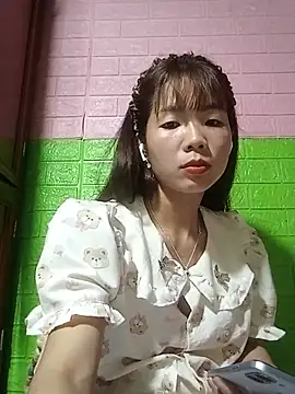 AmyLinee01 online show from 06-04-26, 05:17
