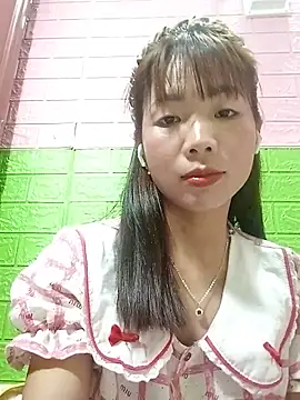 AmyLinee01 online show from 06-12-26, 06:49