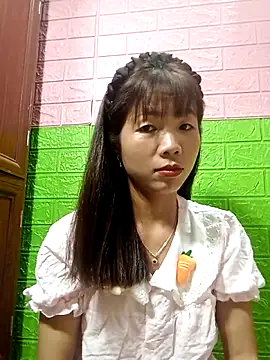 AmyLinee01 online show from 06-22-26, 11:02
