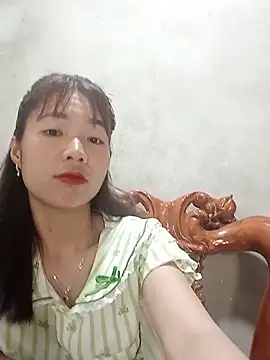 AmyLinee01 online show from 06-17-26, 08:36