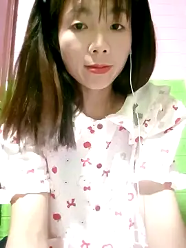 AmyLinee01 online show from 04-30-26, 08:57