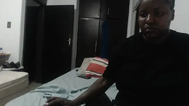Lucia-boobs online show from 04-14-26, 07:41