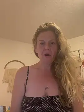 Snapshot of GwenWilde31 chatting on 05-31-26, 11:27 GwenWilde31 online show from 05-31-26, 11:27