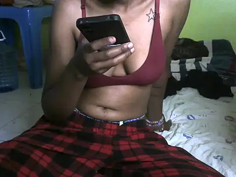 Snapshot of Esteline0 chatting on 03-25-26, 03:11 Esteline0 online show from 03-25-26, 03:11